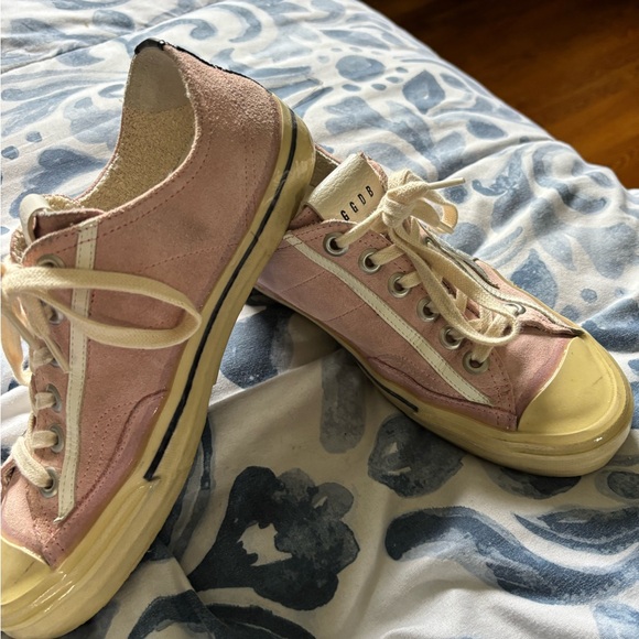 Shoes - Picture 2 of 4